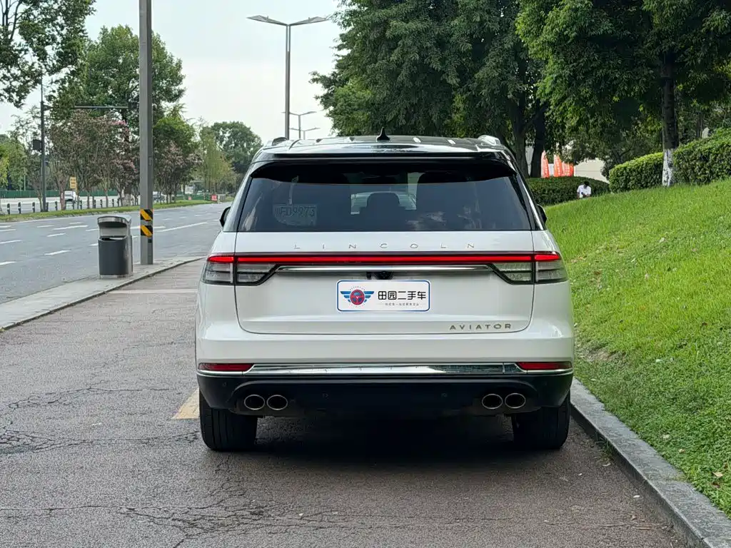 Lincoln Aviator — миниатюра 5