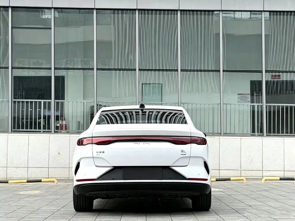 BYD Qin L — миниатюра 7
