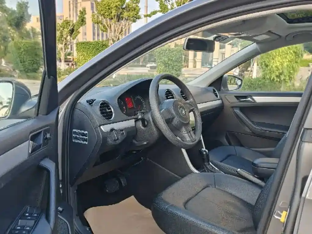 Volkswagen Jetta — миниатюра 8