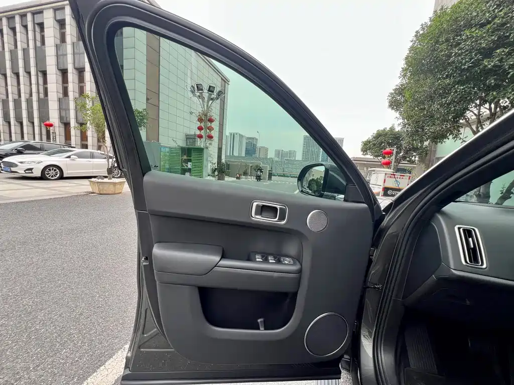 Li Auto Li L8 — миниатюра 14
