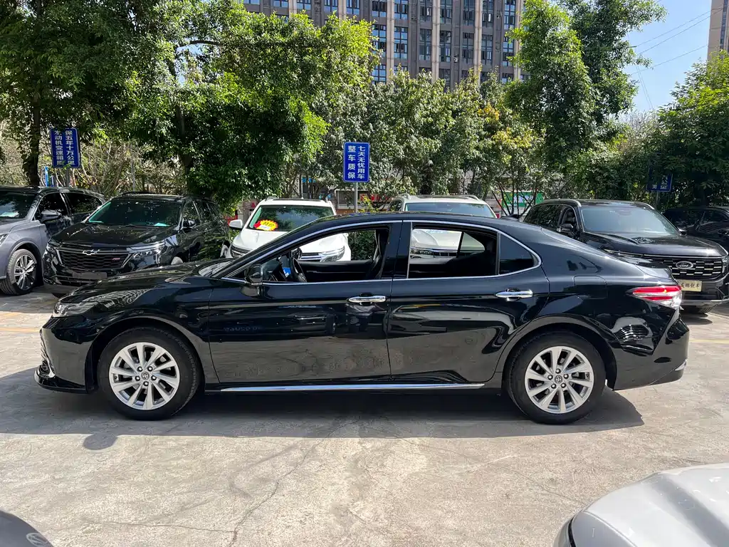 Toyota Camry 2.0G Luxury Edition, фото 6