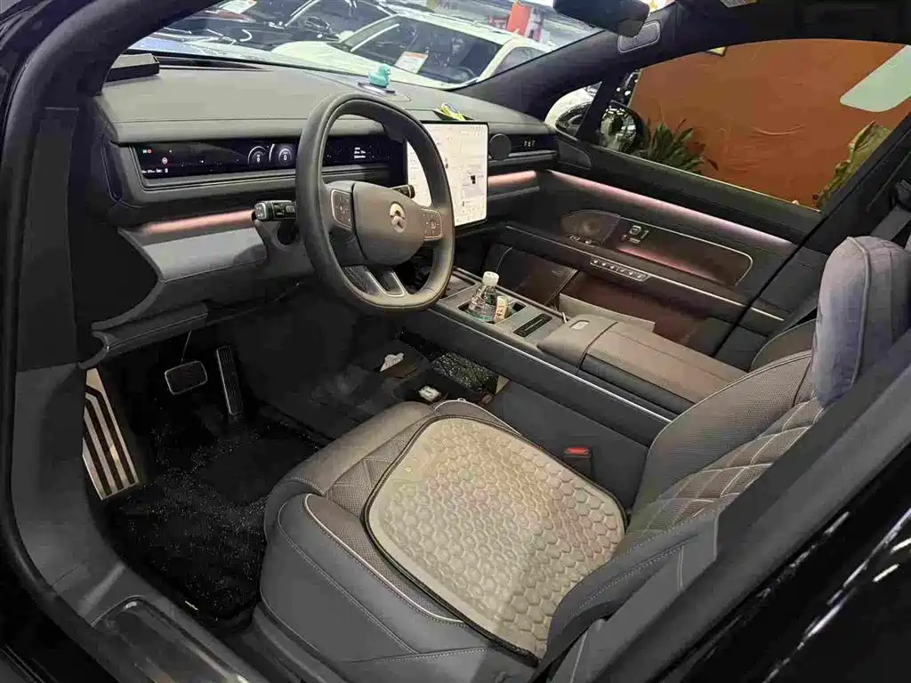 NIO ES8 2026 мест Executive Luxury