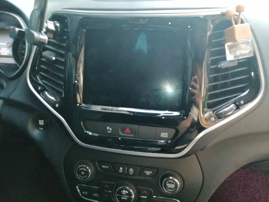 Jeep Cherokee — миниатюра 9