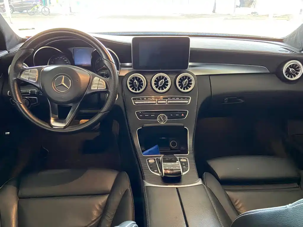 Mercedes-Benz C-Class — миниатюра 8