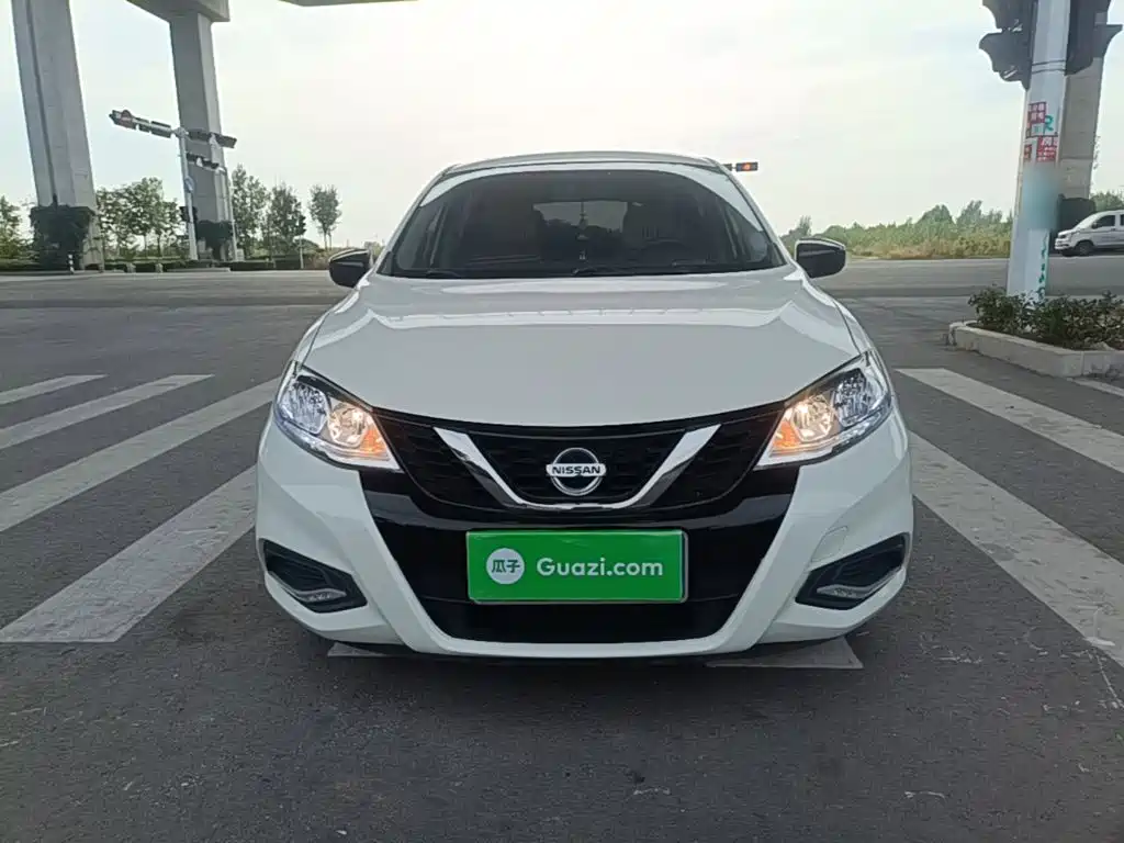 Nissan Tiida — миниатюра 3