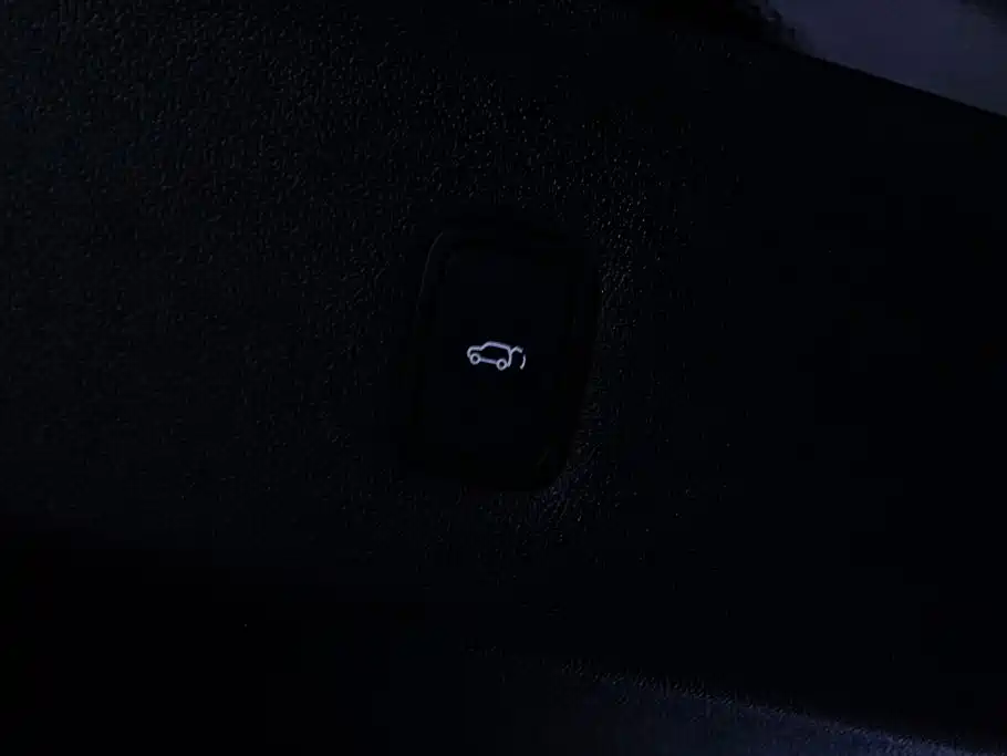 AITO ASK THE WORLD M9