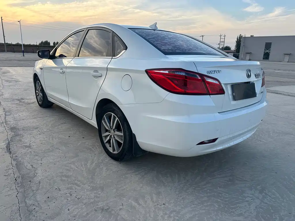 Changan Eado — миниатюра 7