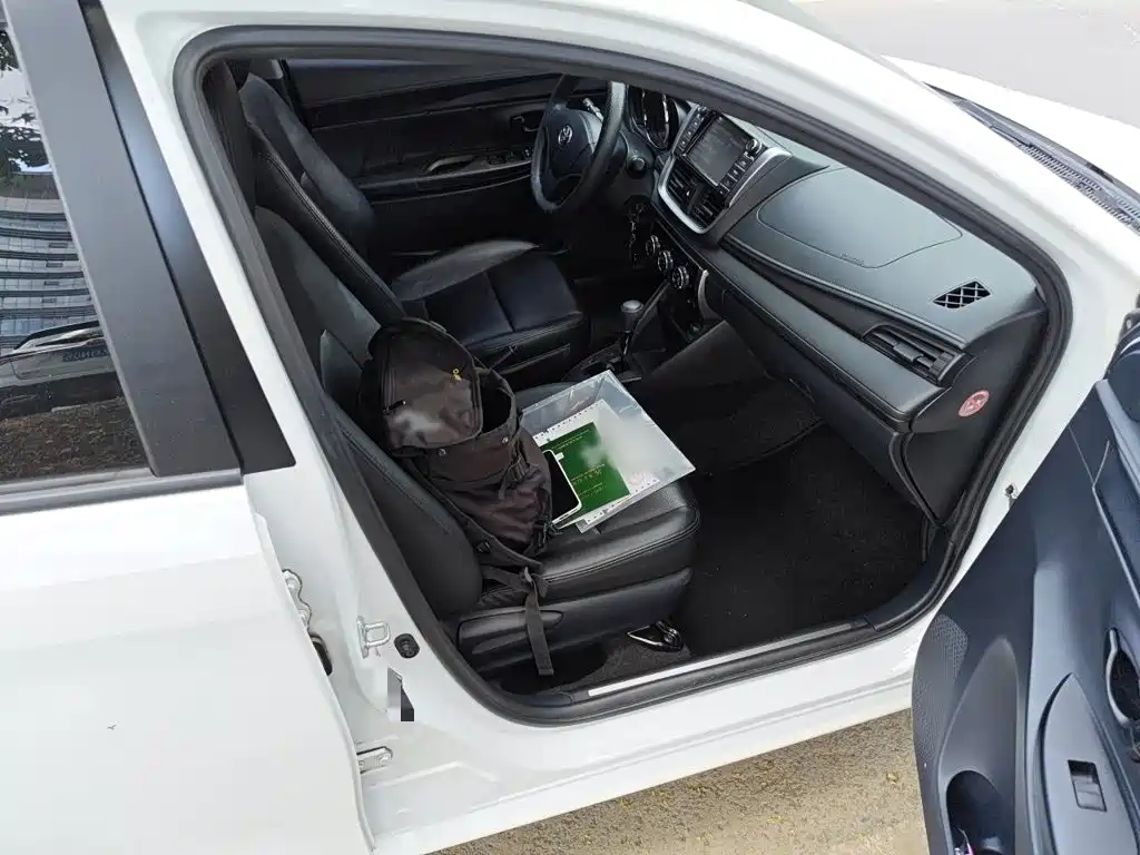 Toyota Yaris L — миниатюра 18