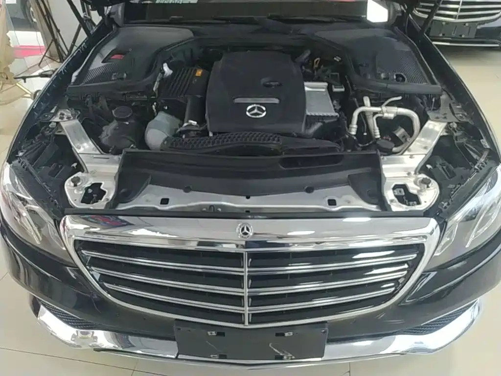 Mercedes-Benz E-Class — миниатюра 20