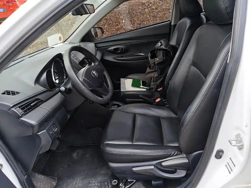 Toyota Yaris L — миниатюра 8