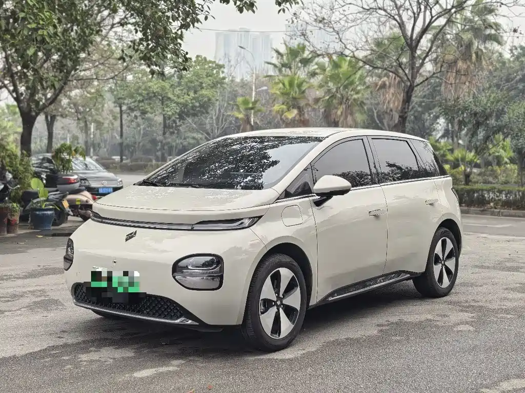 BAOJUN CLOUDS