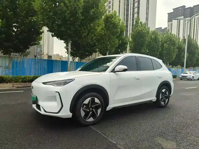 2024 Geely Galaxy E5