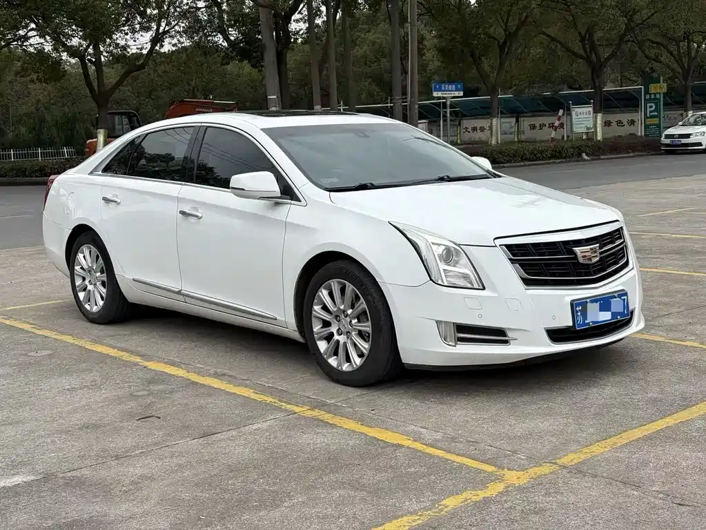 CADILLAC XTS