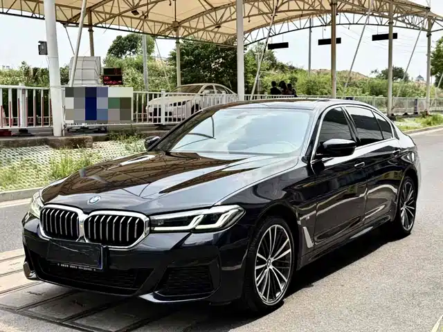 BMW 5 SERIES
