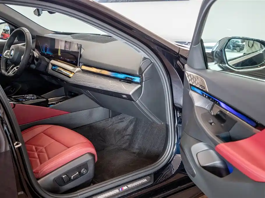 BMW 5 Series — миниатюра 20