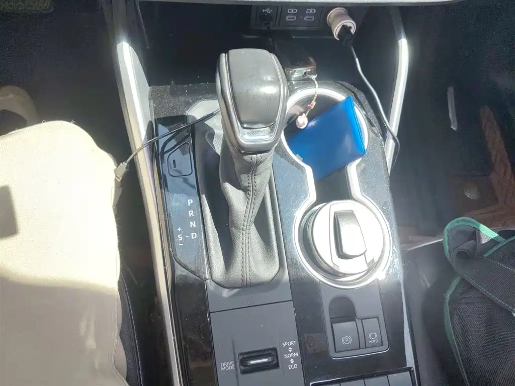 Toyota Highlander 2022 2.5L Luxury 7 мест
