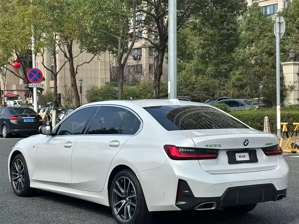 BMW 3 Series 3 2023 325Li M Sport