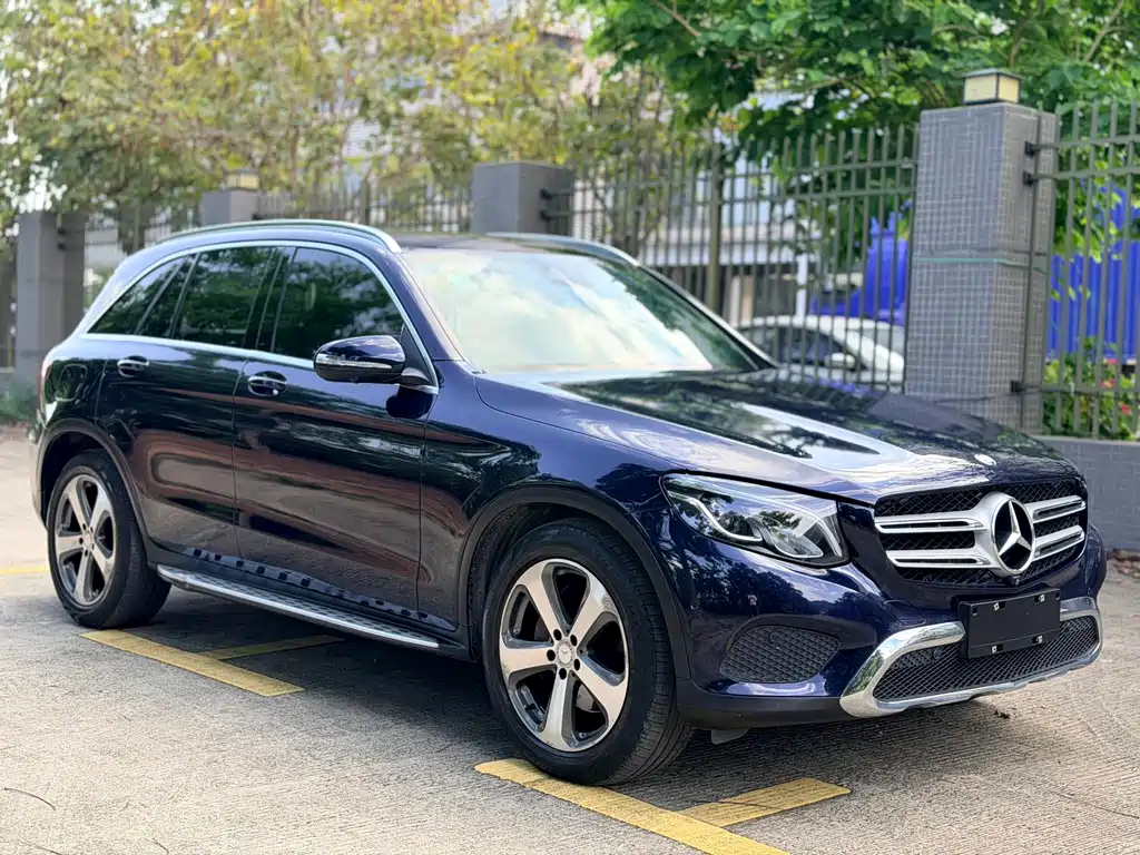 Купить Mercedes-Benz GLC