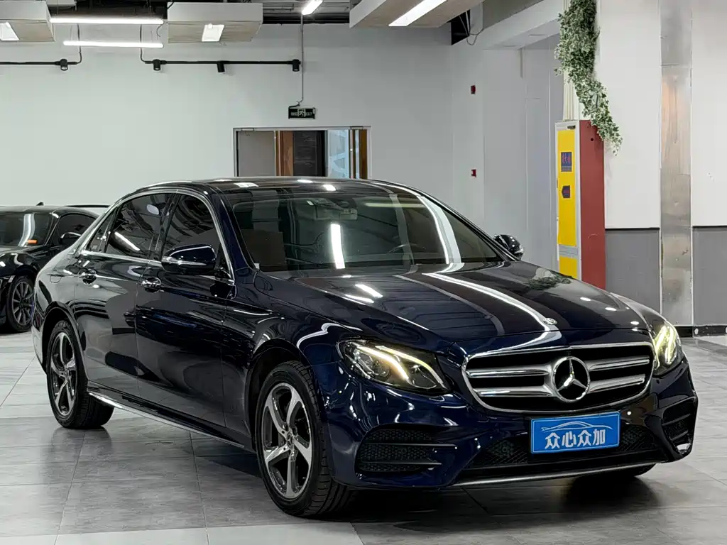 Mercedes-Benz E-Class — миниатюра 3