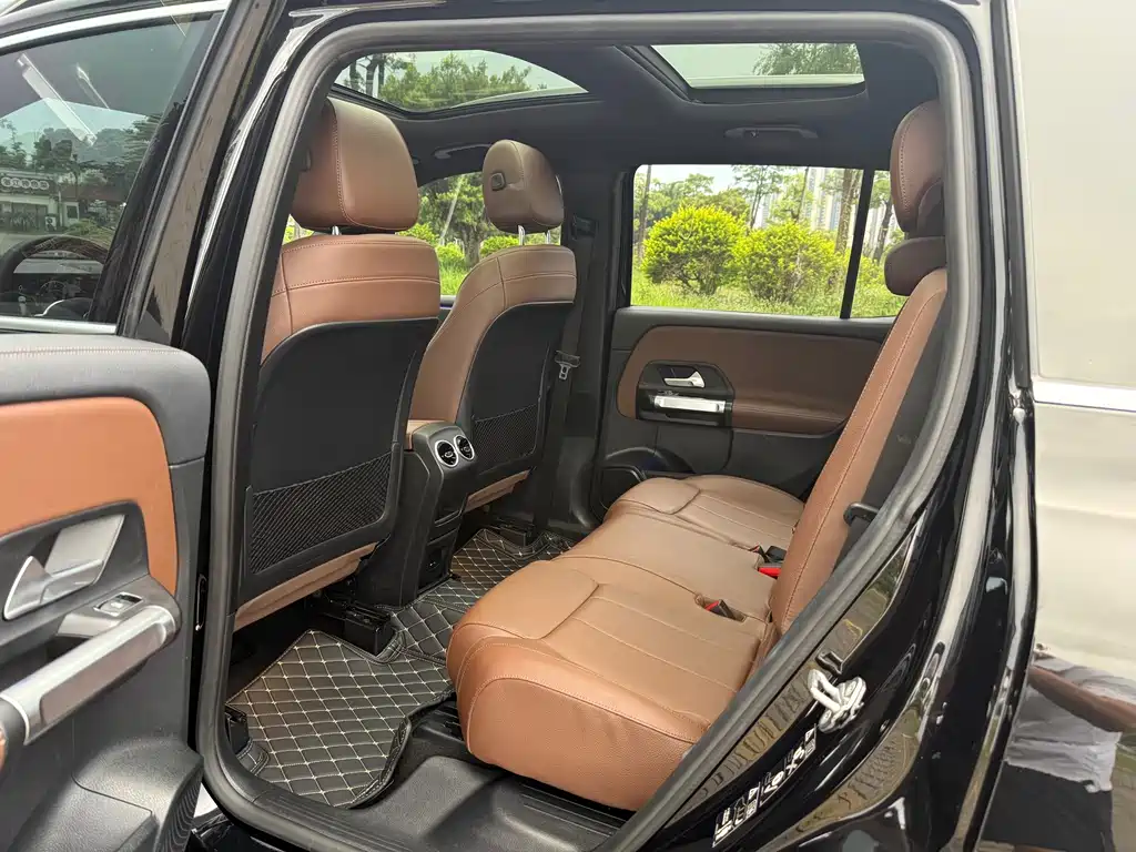 Mercedes-Benz GLB — миниатюра 13