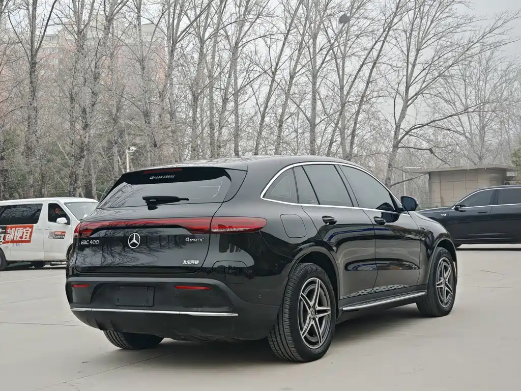 MERCEDES-BENZ EQC