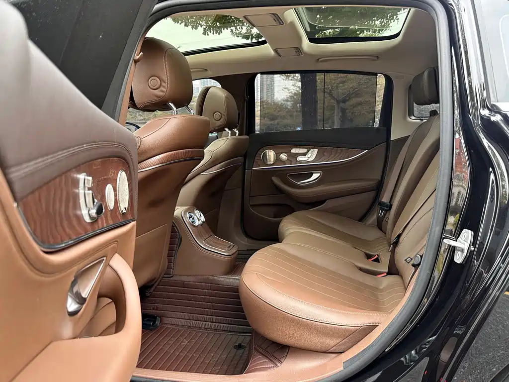 MERCEDES-BENZ E CLASS