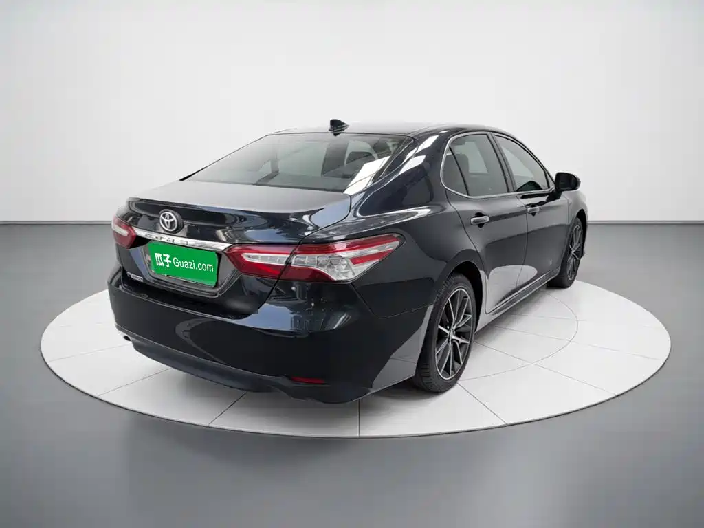 Toyota Camry — миниатюра 4