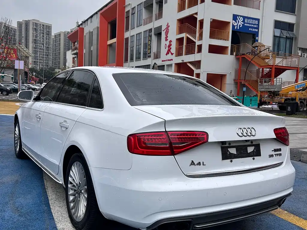 Audi A4L 2016 35 TFSI S line Comfort