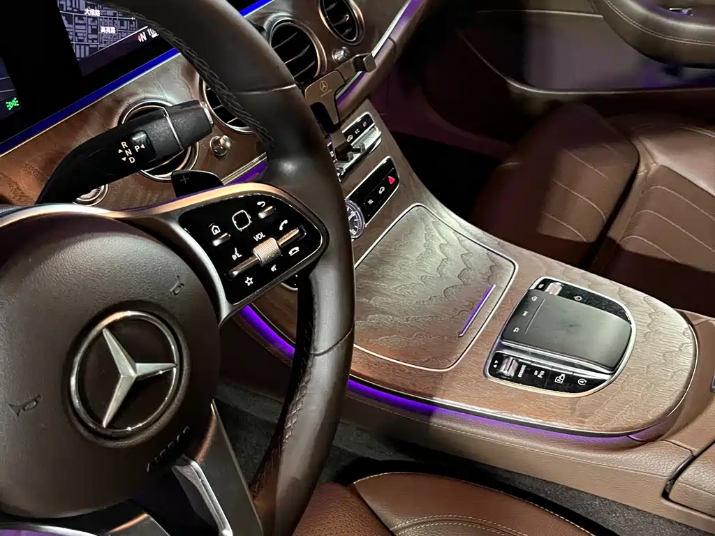 Mercedes-Benz E-Class — миниатюра 9