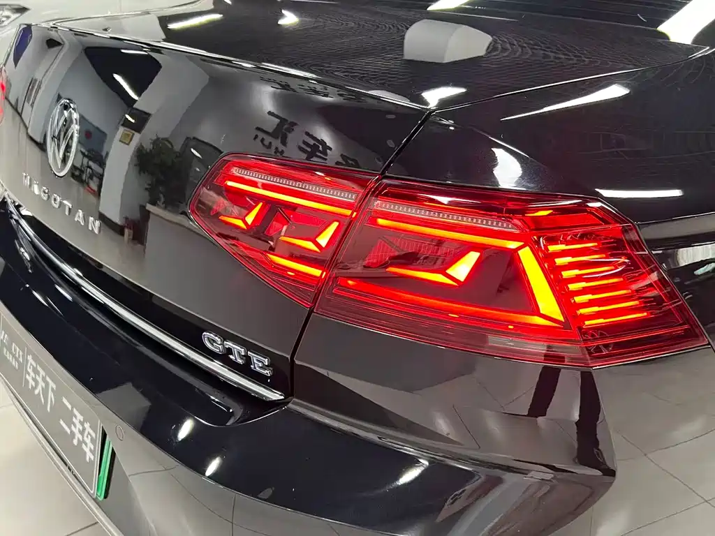 VOLKSWAGEN MAGOTAN GTE PLUG IN HYBRID