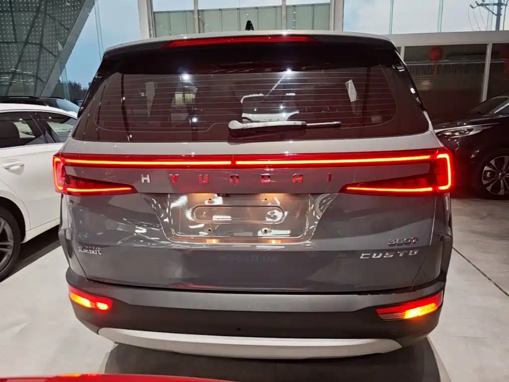 Hyundai Custo — миниатюра 6