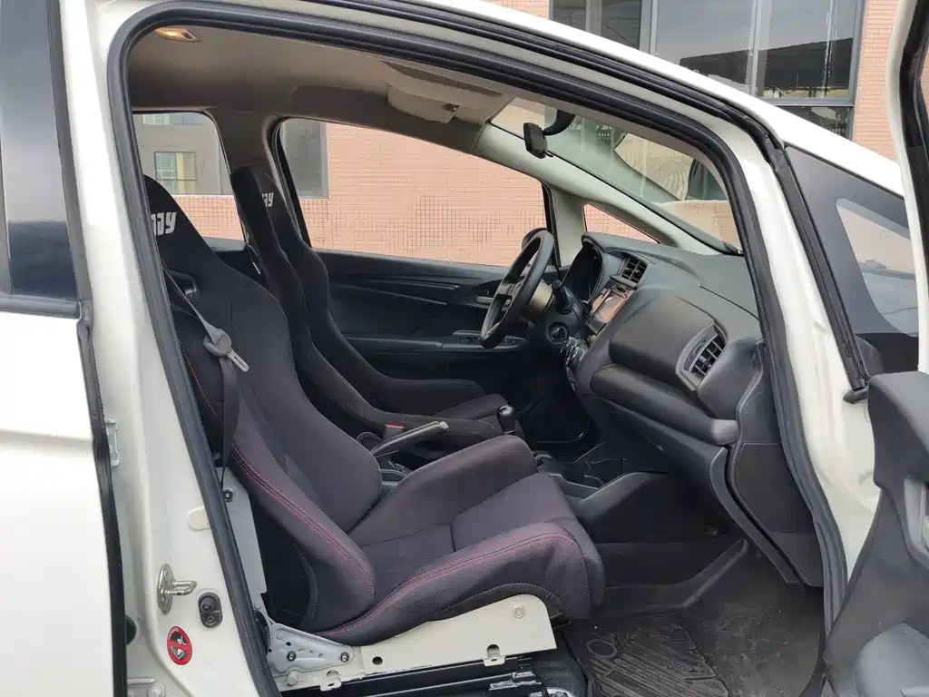 Honda Fit — миниатюра 11