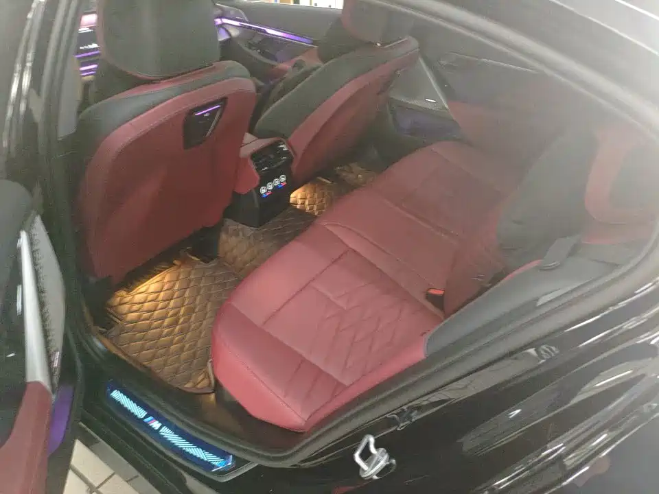 BMW 5 Series — миниатюра 4