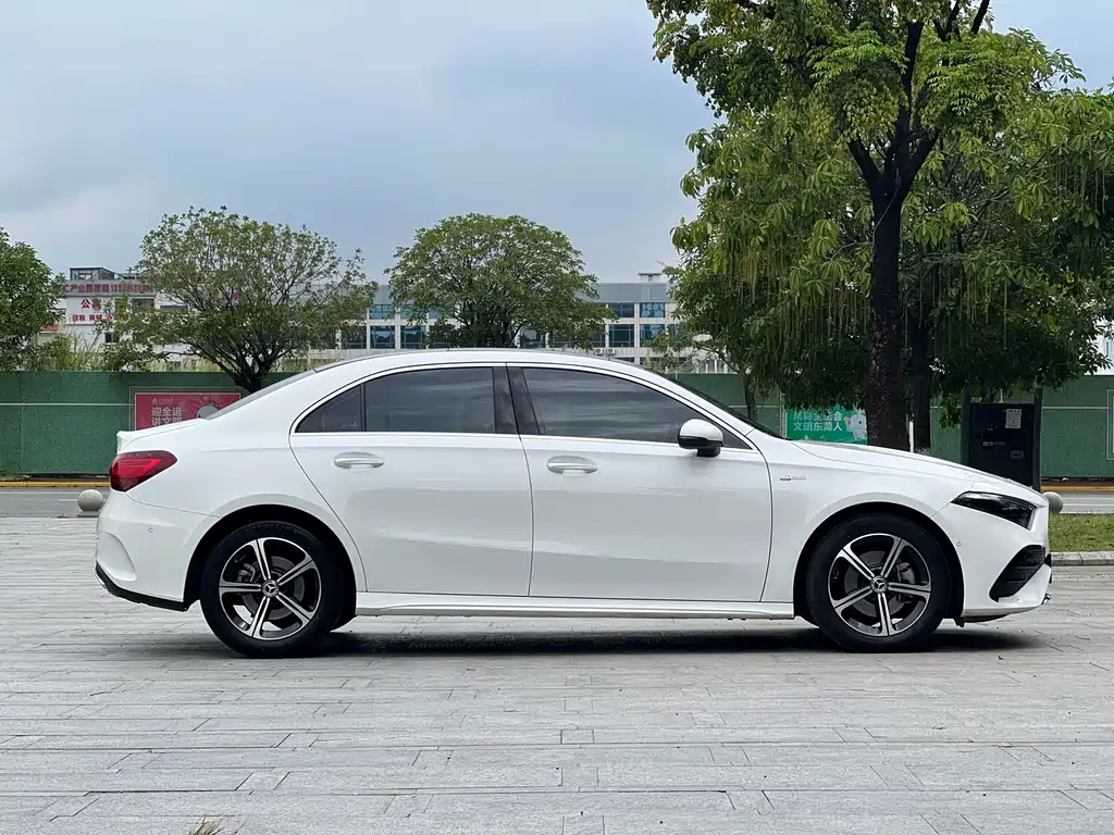 Mercedes-Benz A-Class — миниатюра 3