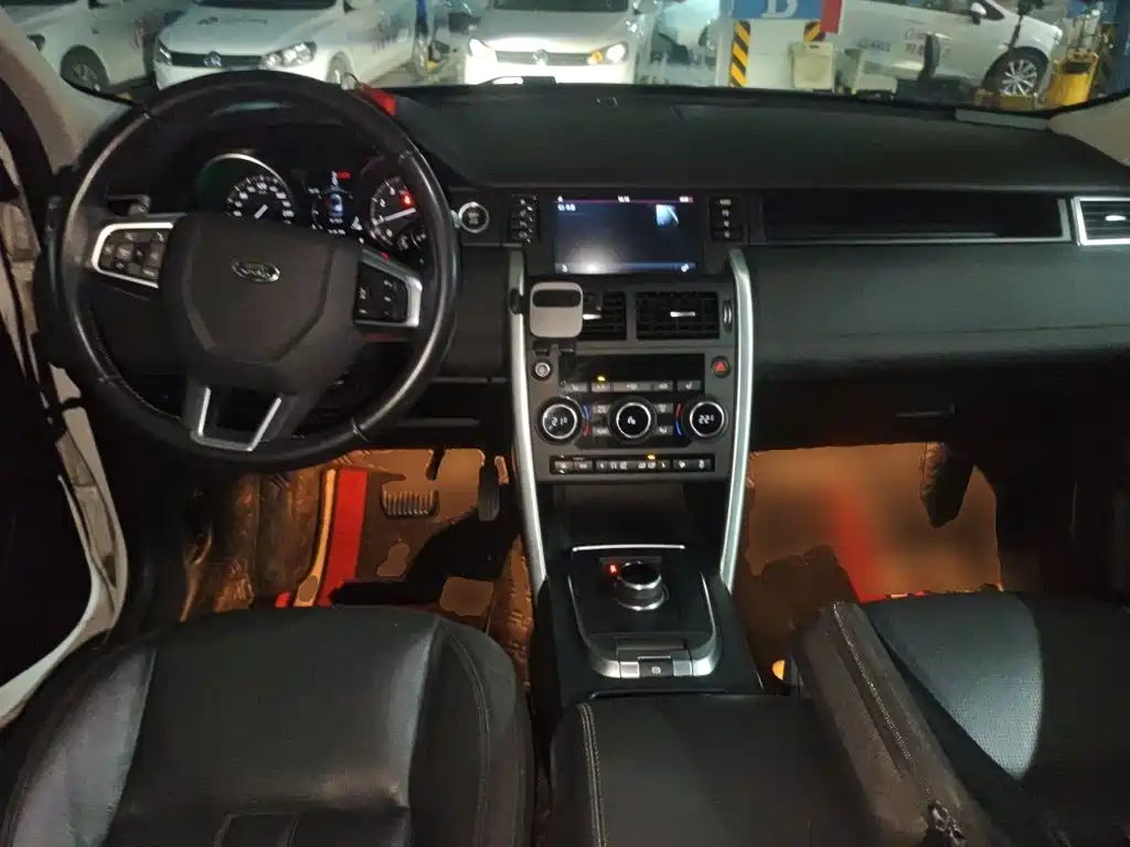Land Rover Discovery Sport — миниатюра 10
