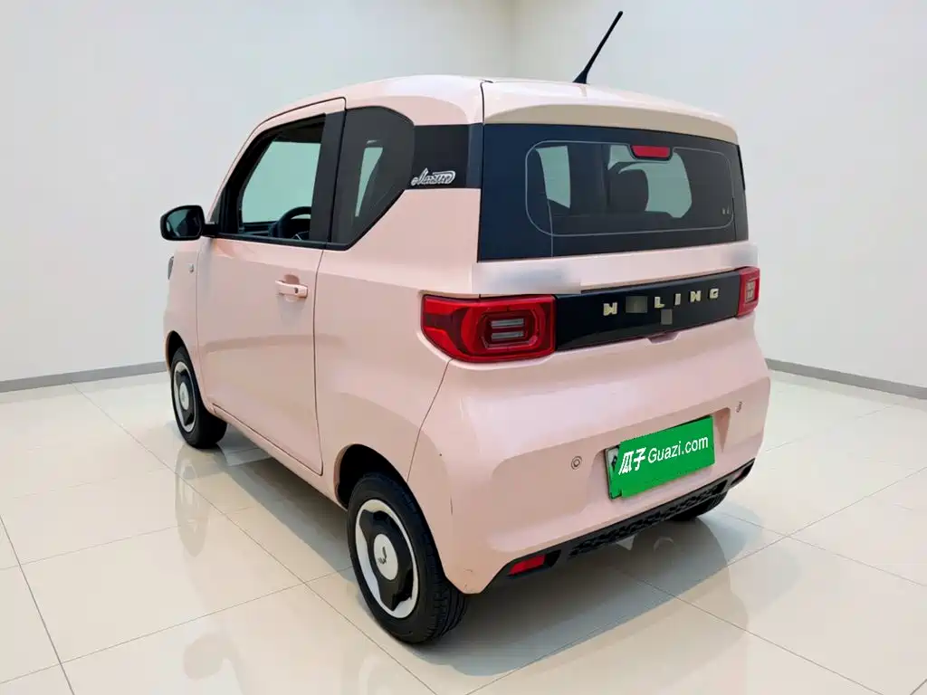 Wuling MINIEV — миниатюра 4