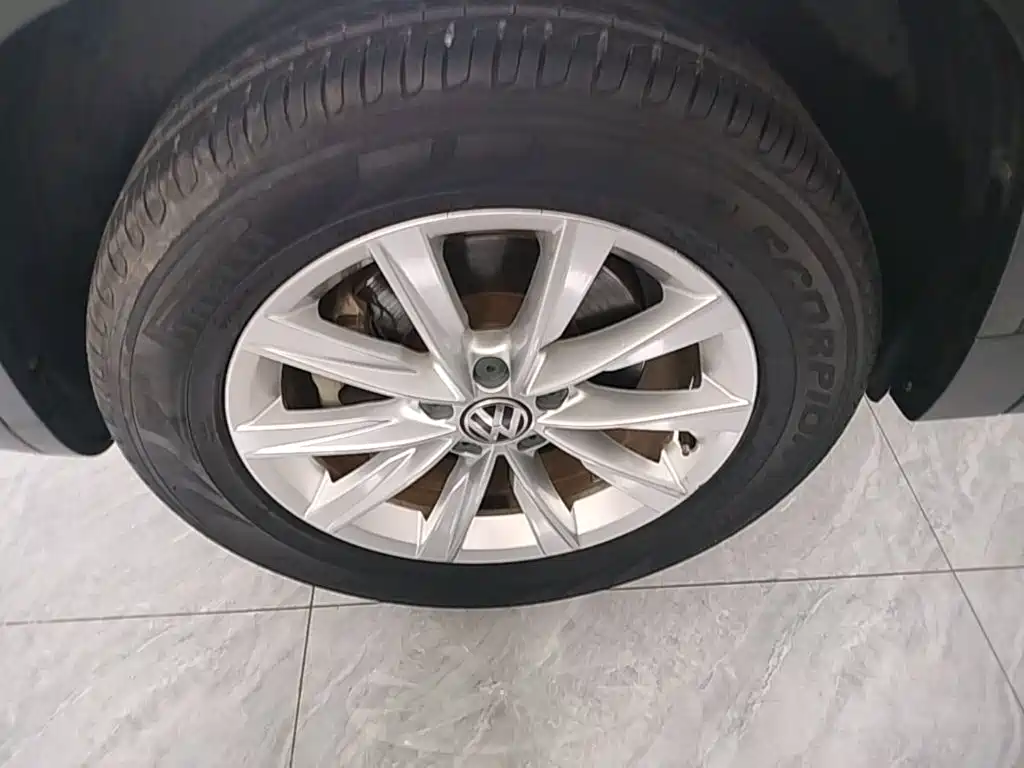 Volkswagen Tiguan — миниатюра 23