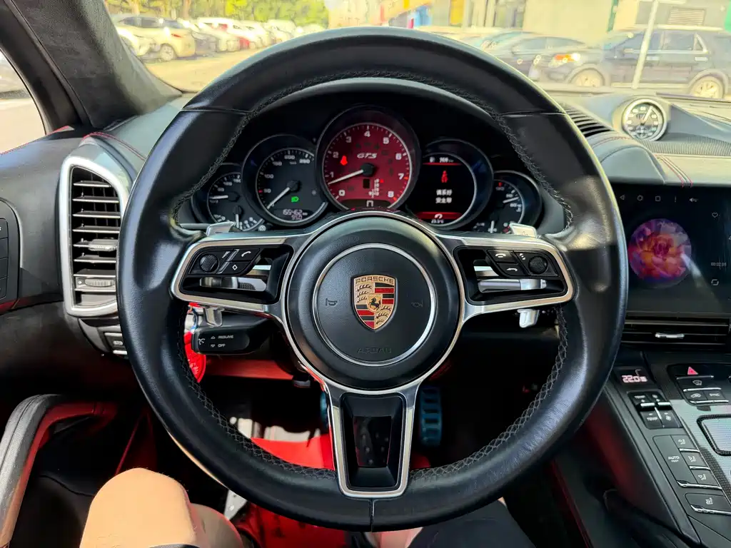Porsche Cayenne — миниатюра 14