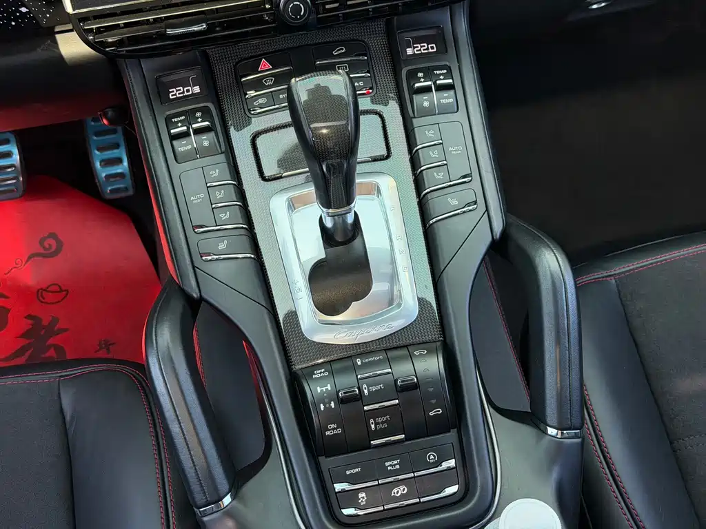 Porsche Cayenne — миниатюра 26