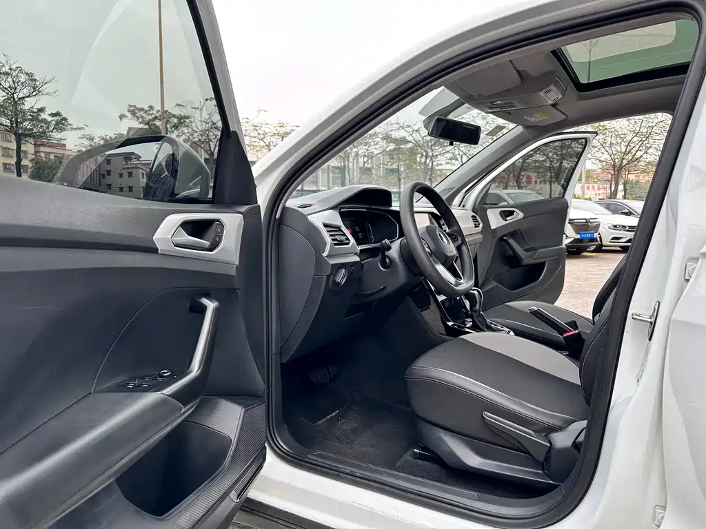 VOLKSWAGEN EXPLORING THE SHADOW