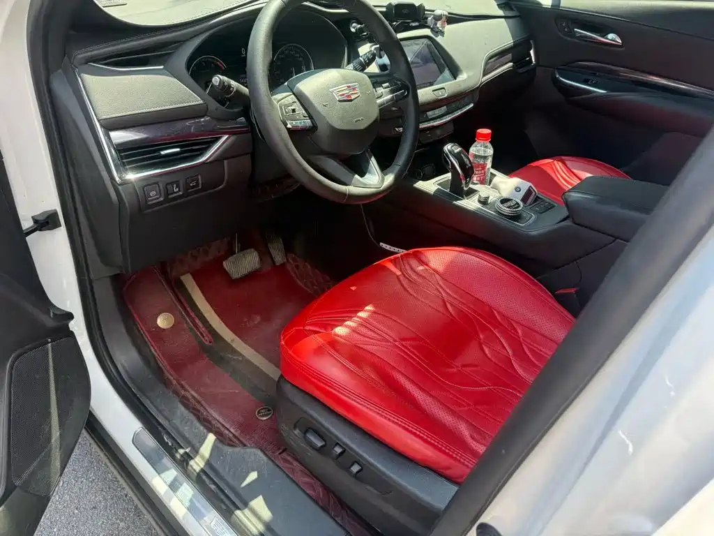 Cadillac XT4 — миниатюра 2