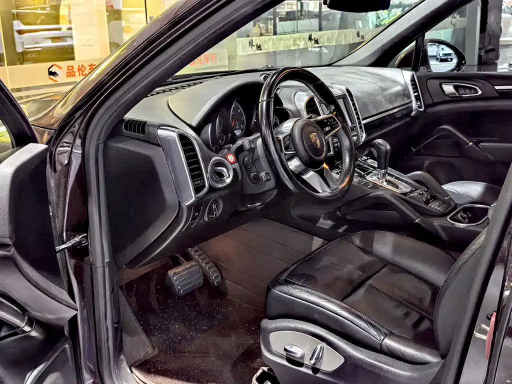 Porsche Cayenne — миниатюра 4