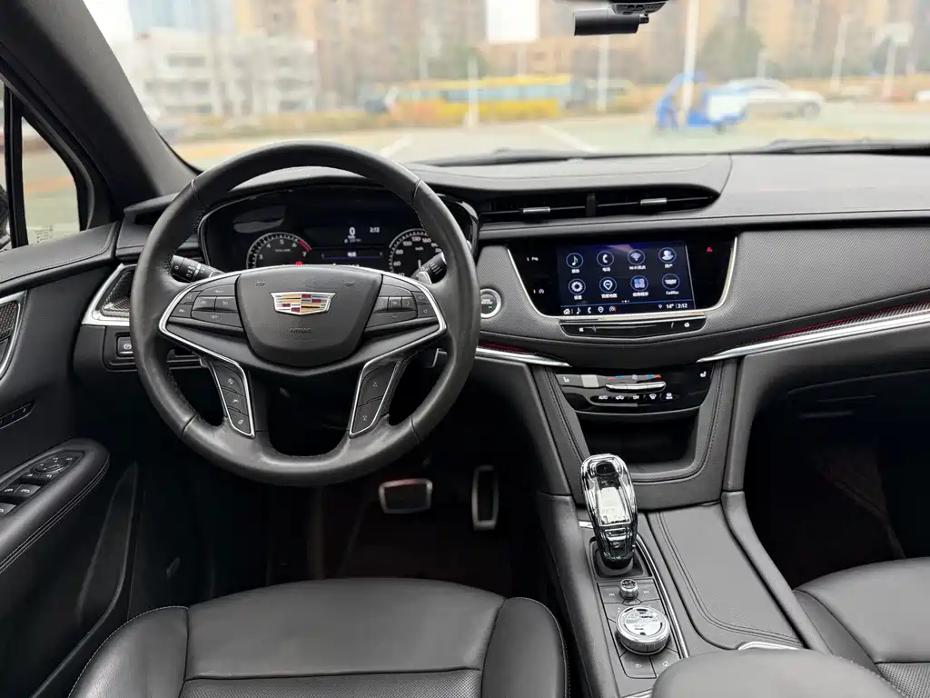 CADILLAC XT5