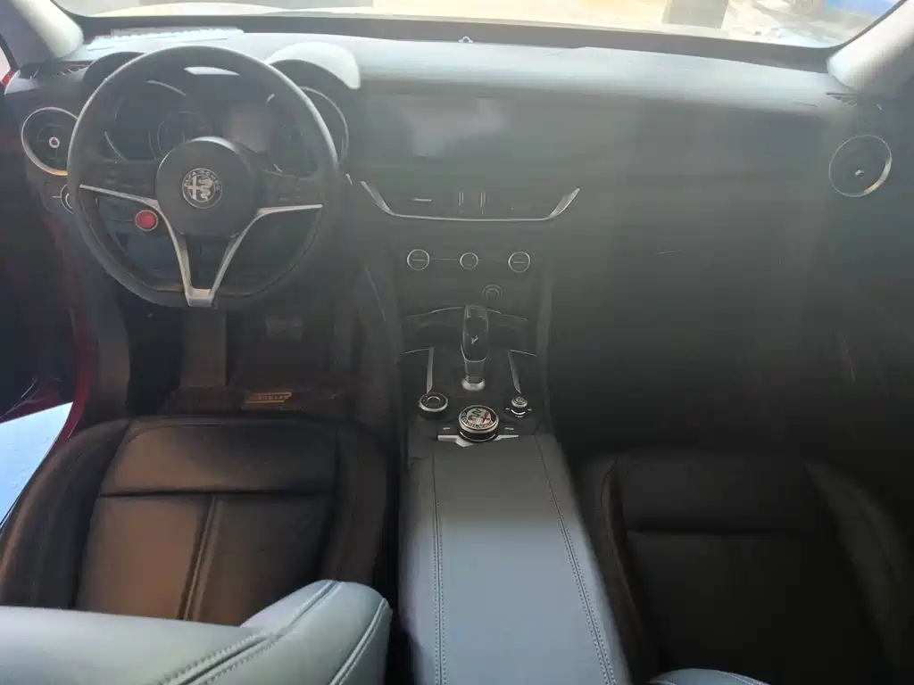 Alfa Romeo Stelvio — миниатюра 5