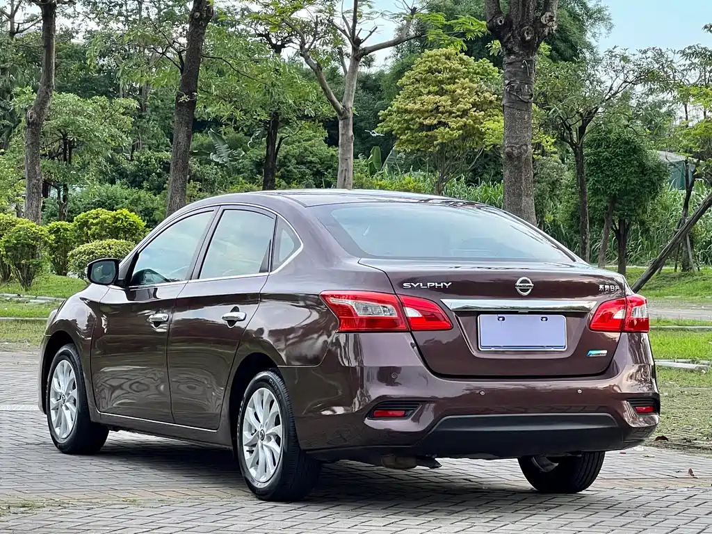 Nissan Sylphy 2016 1.6XL CVT Premium