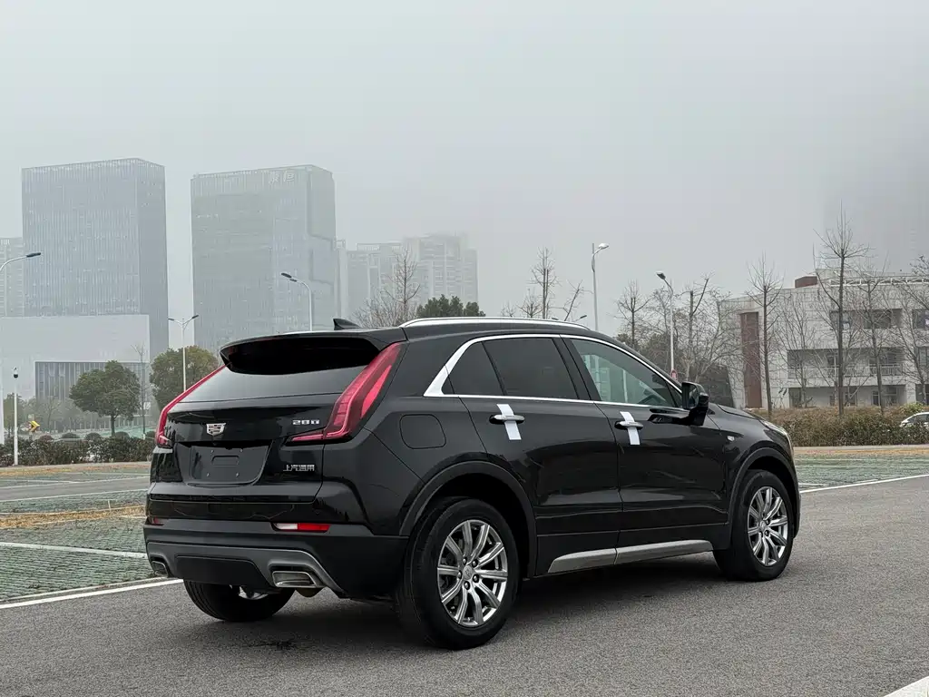 CADILLAC XT4
