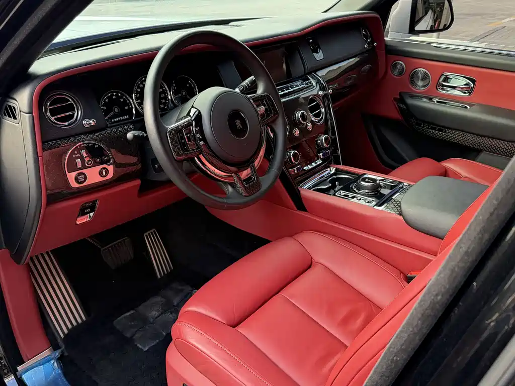 Rolls-Royce Cullinan 2018 мест