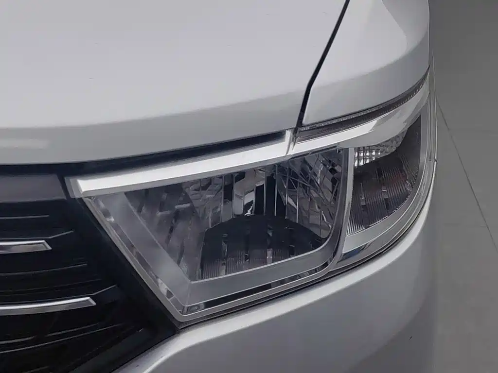 Wuling Hongguang V — миниатюра 7