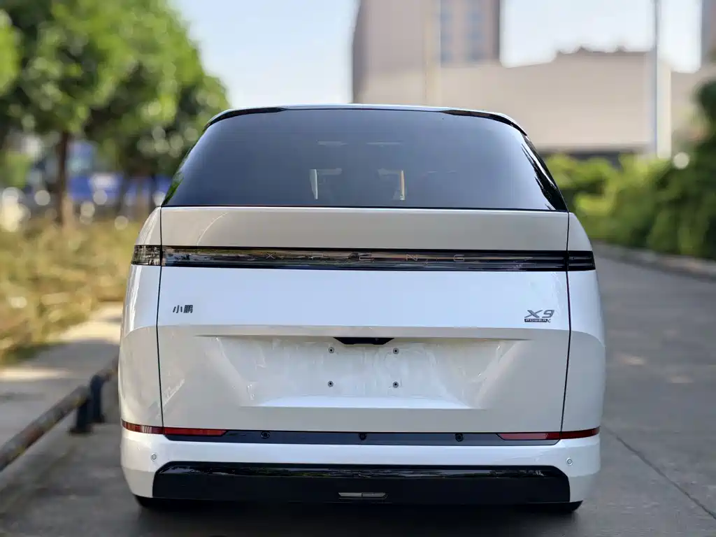 XPeng X9 — миниатюра 8