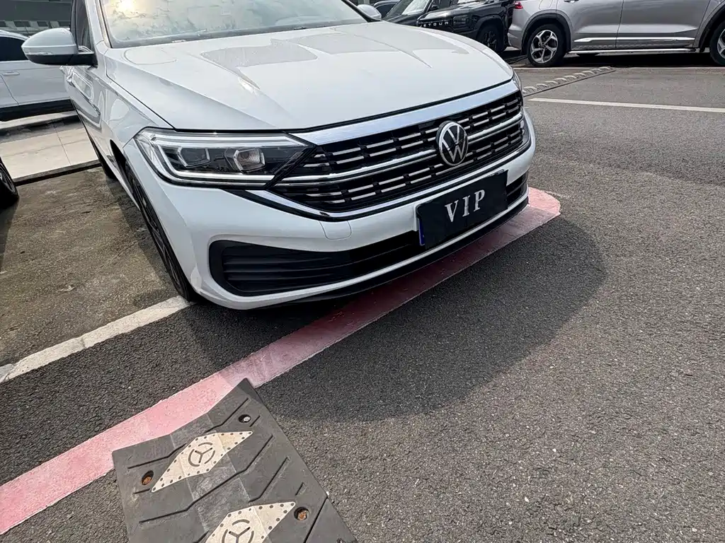 Volkswagen Sagitar — миниатюра 3
